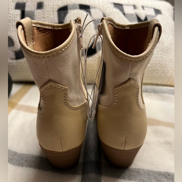 Universal Thread/Kay, off white western ankle boots, various sizes - Picture 8 of 10